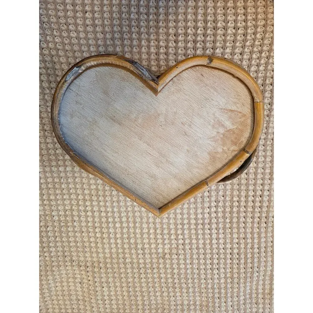 VTG Made in Philippines Heart-Shaped Hard Sided Wicker Picnic Basket Handles
